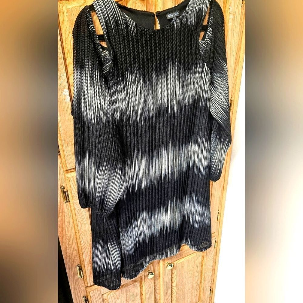 CITY CHICβ Black & Silver Ombre Mesh Knit Long Sleeve Cold Shoulder Shift Dress - Picture 6 of 15